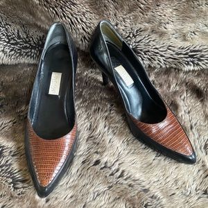 Vintage Calvin Klein black leather and brown lizard skin embossed pumps 8.5